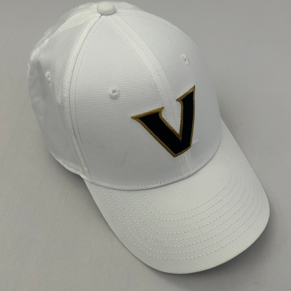 Nike Vanderbilt Commodores Hat Unisex M/L White Dri-FIT On-Field Club Cap